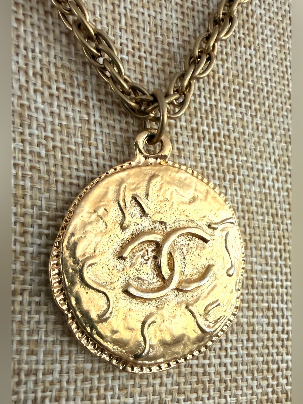 CHANEL Vintage CC Coin Medallion Gold Necklace 16” + COA - Picture 4 of 11